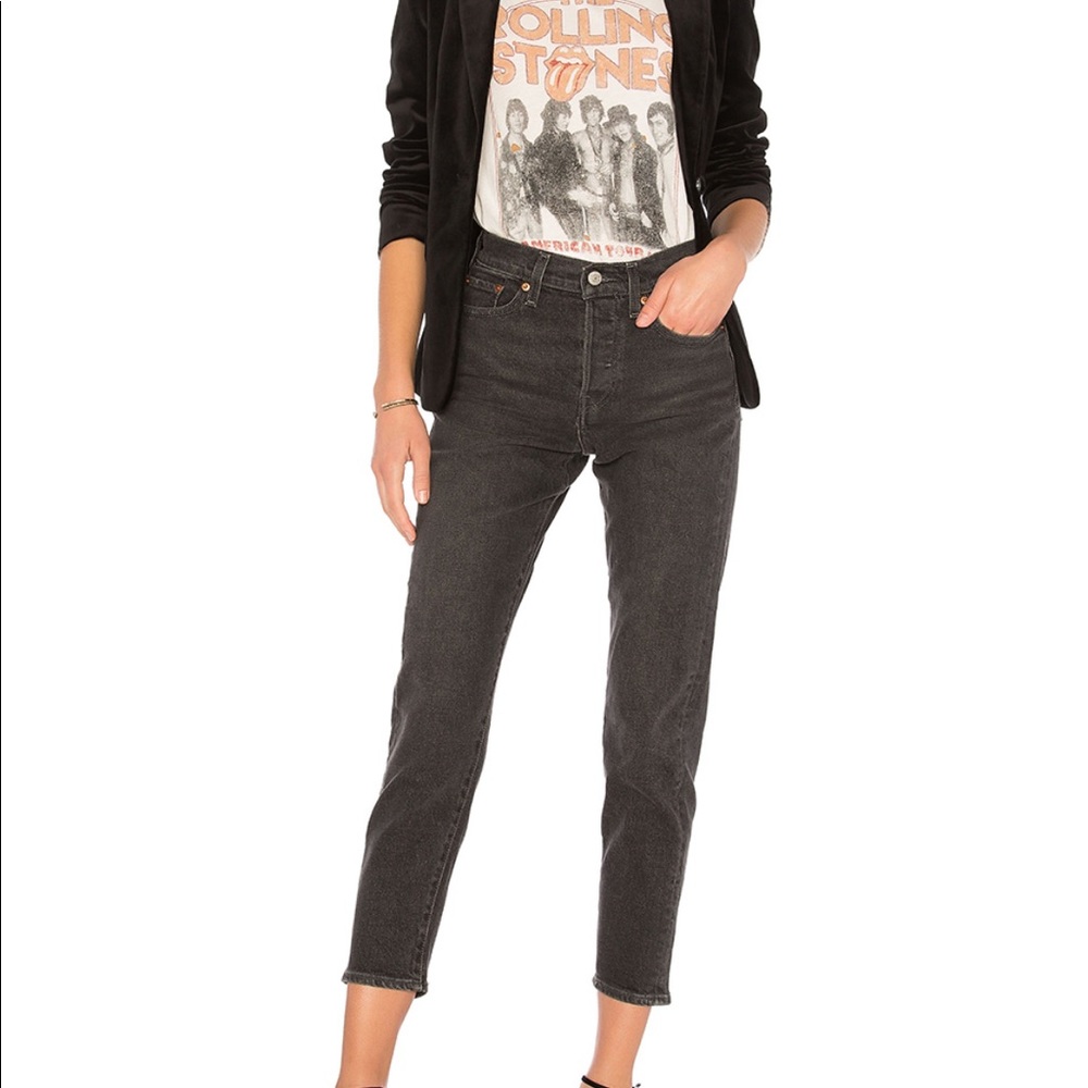 Faded Black Levi’s Wedgie Jeans